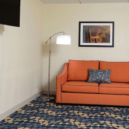 Hampton Inn Roxboro מראה חיצוני תמונה
