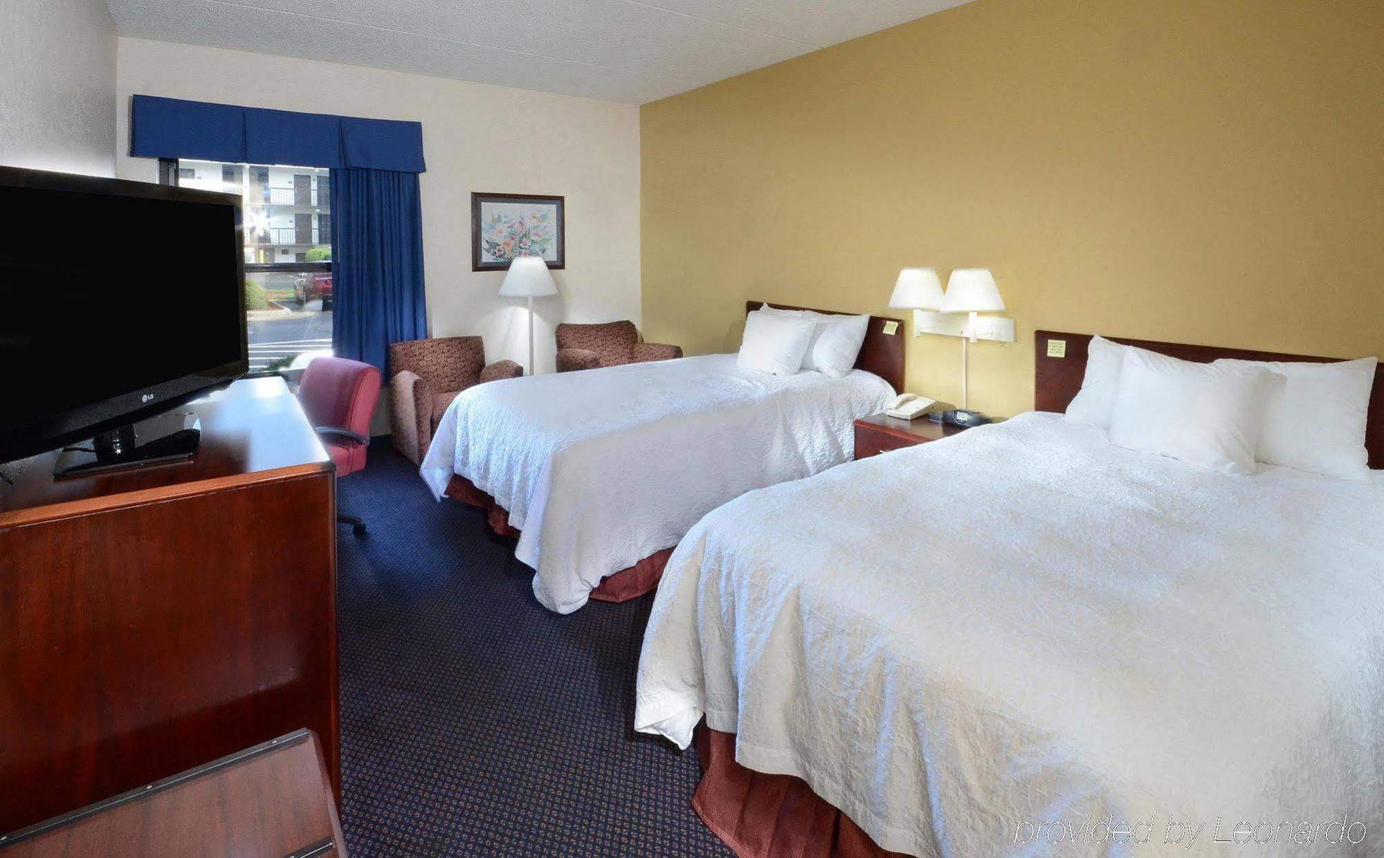 Hampton Inn Roxboro מראה חיצוני תמונה